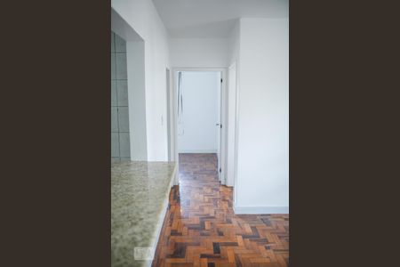 Corredor de apartamento para alugar com 2 quartos, 51m² em Cristal, Porto Alegre