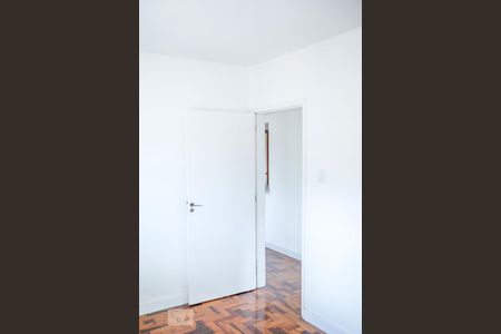Quarto 1 de apartamento para alugar com 2 quartos, 51m² em Cristal, Porto Alegre