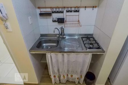 Cozinha de kitnet/studio para alugar com 1 quarto, 35m² em Liberdade, São Paulo