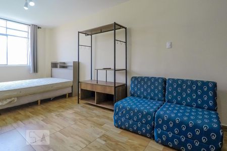 Sala / Quarto de kitnet/studio para alugar com 1 quarto, 35m² em Liberdade, São Paulo