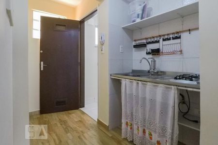 Cozinha de kitnet/studio para alugar com 1 quarto, 35m² em Liberdade, São Paulo