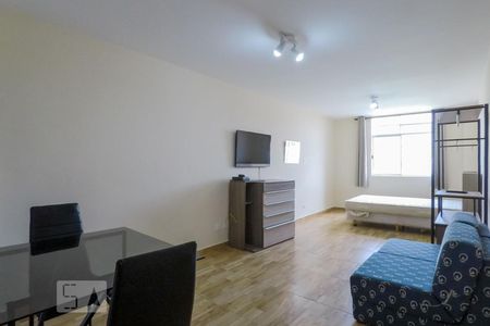 Sala / Quarto de kitnet/studio para alugar com 1 quarto, 35m² em Liberdade, São Paulo
