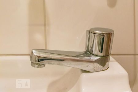 Apartamento à venda com 177m², 3 quartos e 3 vagasDetalhe do Banheiro de Serviço