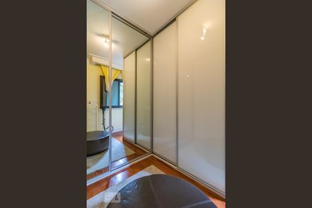 Apartamento à venda com 177m², 3 quartos e 3 vagasDetalhe da Suíte 2