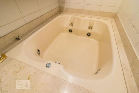 Apartamento à venda com 177m², 3 quartos e 3 vagasDetalhe do Banheiro da Suíte 2