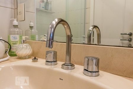 Apartamento à venda com 177m², 3 quartos e 3 vagasDetalhe do Banheiro da Suíte 2