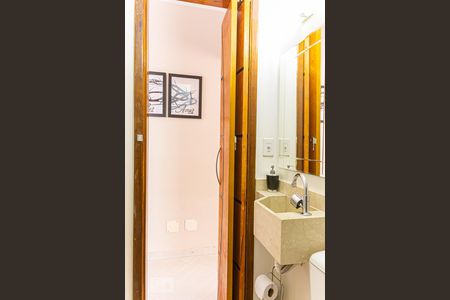 Casa de condomínio à venda com 96m², 3 quartos e 2 vagas Casa de condomínio à venda com 96m², 3 quartos e 2 vagasLavabo