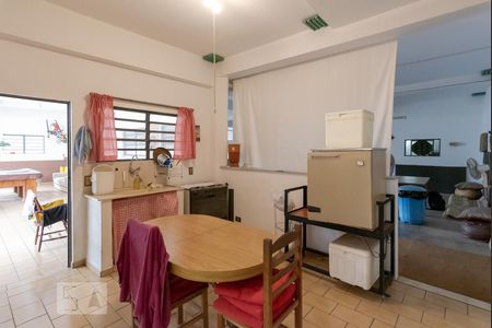 Casa à venda com 300m², 3 quartos e 8 vagasCozinha