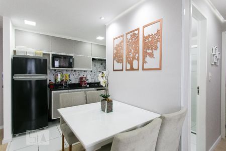 Sala e Cozinha de apartamento para alugar com 2 quartos, 49m² em Vila Antonieta, São Paulo
