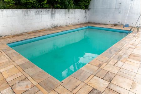 Casa de condomínio à venda com 77m², 2 quartos e 2 vagasÁrea comum - Piscina