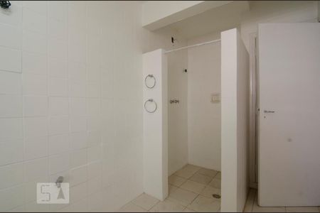 Banheiro de apartamento à venda com 2 quartos, 130m² em Cerqueira César, São Paulo