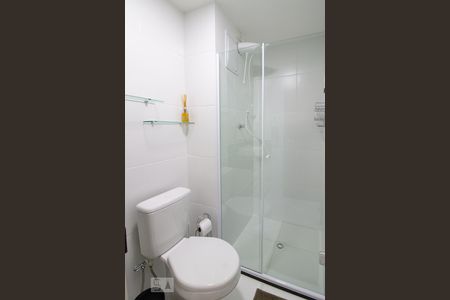 Banheiro de kitnet/studio para alugar com 1 quarto, 37m² em Centro, Guarulhos