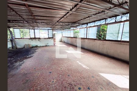 Casa de condomínio para alugar com 270m², 5 quartos e 2 vagasTerraço