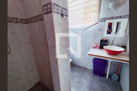 Casa de condomínio para alugar com 270m², 5 quartos e 2 vagasBanheiro da Suíte