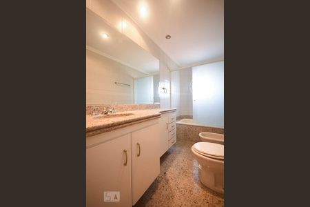 Apartamento para alugar com 364m², 5 quartos e 5 vagasBanheiro Suíte 3