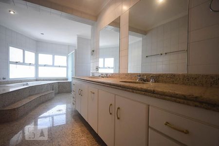 Apartamento para alugar com 364m², 5 quartos e 5 vagasBanheiro Suíte 4