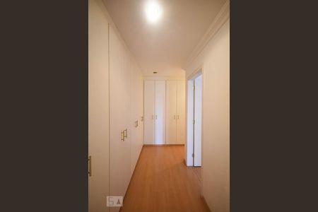 Apartamento para alugar com 364m², 5 quartos e 5 vagasArmário da Suíte 4