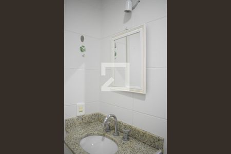 Banheiro de kitnet/studio para alugar com 1 quarto, 30m² em Rebouças, Curitiba