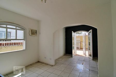 Casa à venda com 230m², 3 quartos e 2 vagasSuíte 2