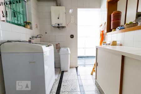 Casa à venda com 310m², 3 quartos e 2 vagasÁrea de Serviço
