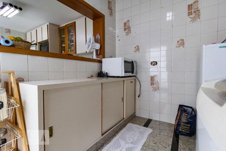Casa à venda com 310m², 3 quartos e 2 vagasÁrea de Serviço