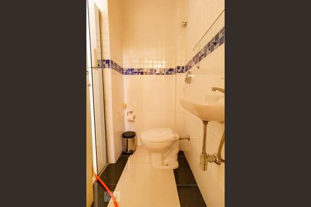 Casa à venda com 310m², 3 quartos e 2 vagasStudio - Banheiro