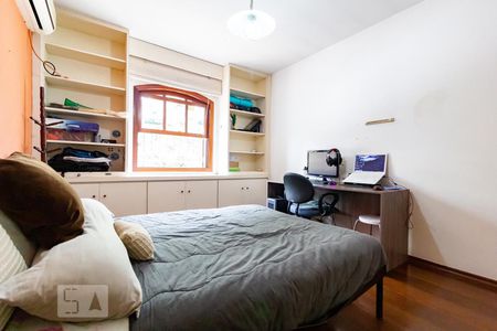 Casa à venda com 310m², 3 quartos e 2 vagasQuarto 2