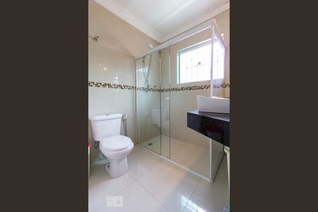 Casa à venda com 310m², 3 quartos e 2 vagasBanheiro do Quarto 1