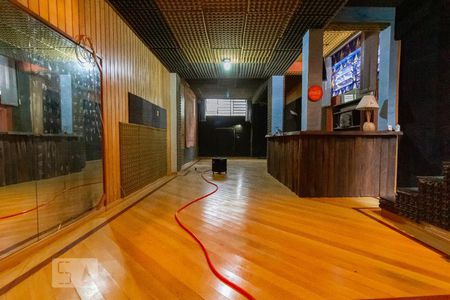 Casa à venda com 310m², 3 quartos e 2 vagasStudio