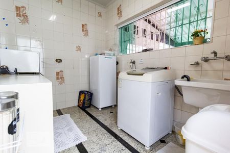 Casa à venda com 310m², 3 quartos e 2 vagasÁrea de Serviço