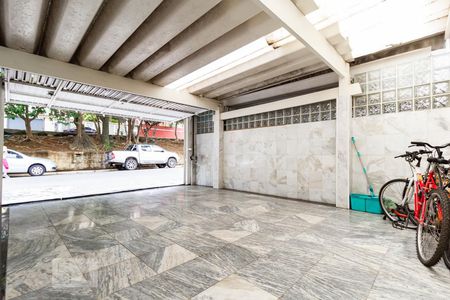 Casa à venda com 310m², 3 quartos e 2 vagasGaragem