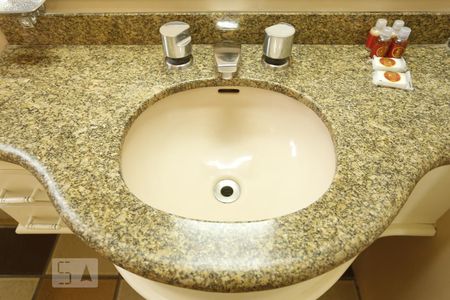 Banheiro de apartamento para alugar com 1 quarto, 50m² em Bela Vista, São Paulo