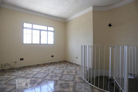 Sala de Tv de casa para alugar com 2 quartos, 75m² em Km 18, Osasco