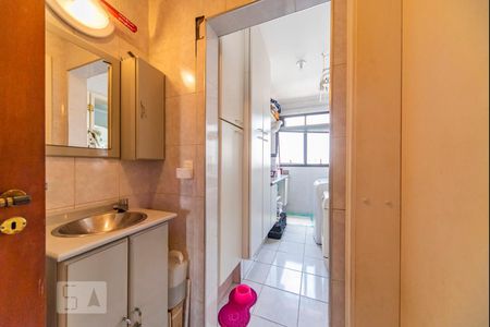 Apartamento à venda com 162m², 3 quartos e 2 vagasBanheiro de Serviço