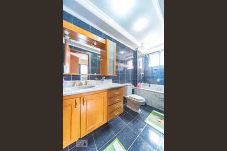 Apartamento à venda com 162m², 3 quartos e 2 vagasBanheiro do Quarto 2