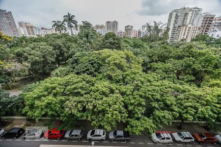 Vista da Sala de apartamento à venda com 2 quartos, 82m² em Icaraí, Niterói