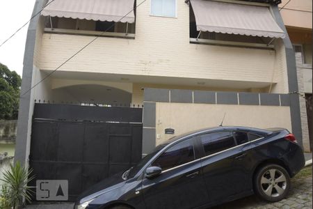 Fachada de casa à venda com 3 quartos, 160m² em Pechincha, Rio de Janeiro