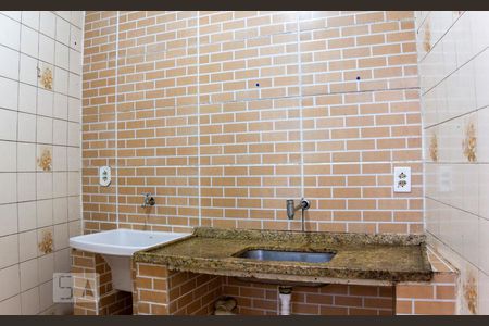 Cozinha de casa para alugar com 1 quarto, 25m² em Jardim Lourdes, São Paulo