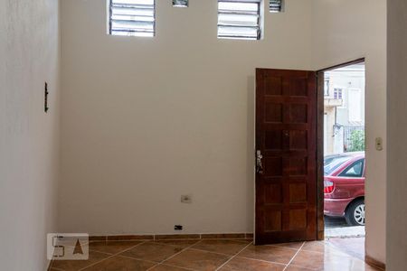 Quarto/Sala de casa para alugar com 1 quarto, 25m² em Jardim Lourdes, São Paulo