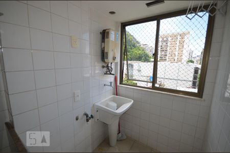 Apartamento para alugar com 71m², 2 quartos e 1 vagaÁrea de Serviço