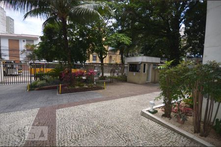 Apartamento para alugar com 71m², 2 quartos e 1 vagaEntrada do prédio