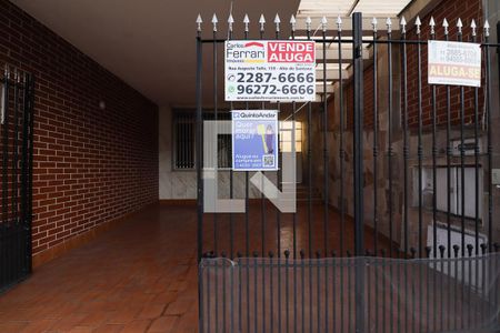 Casa à venda com 130m², 3 quartos e 2 vagasFachada