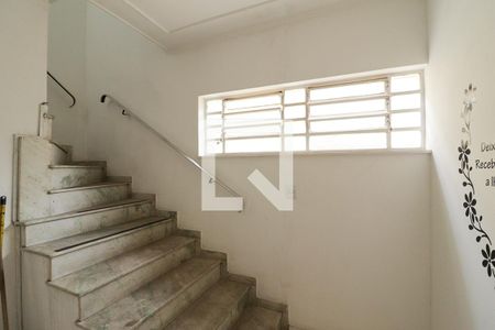 Casa à venda com 130m², 3 quartos e 2 vagasEscada