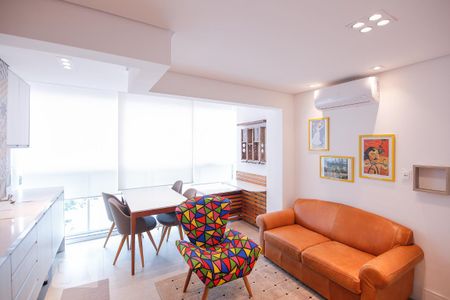 Sala e Cozinha de apartamento para alugar com 1 quarto, 35m² em Água Branca, São Paulo