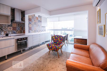 Sala e Cozinha de apartamento para alugar com 1 quarto, 35m² em Água Branca, São Paulo