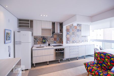 Sala e Cozinha de apartamento para alugar com 1 quarto, 35m² em Água Branca, São Paulo