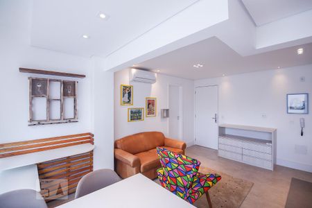 Sala e Cozinha de apartamento para alugar com 1 quarto, 35m² em Água Branca, São Paulo