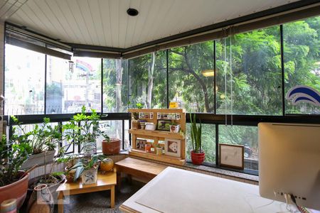 Varanda da sala de apartamento para alugar com 4 quartos, 170m² em Vila Suzana, São Paulo