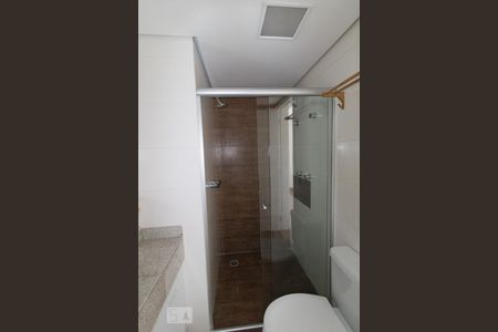 Apartamento à venda com 64m², 2 quartos e 1 vaga Apartamento à venda com 64m², 2 quartos e 1 vagaBanheiro da Suíte
