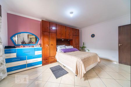 Casa à venda com 273m², 4 quartos e 3 vagas Casa à venda com 273m², 4 quartos e 3 vagasQuarto 4